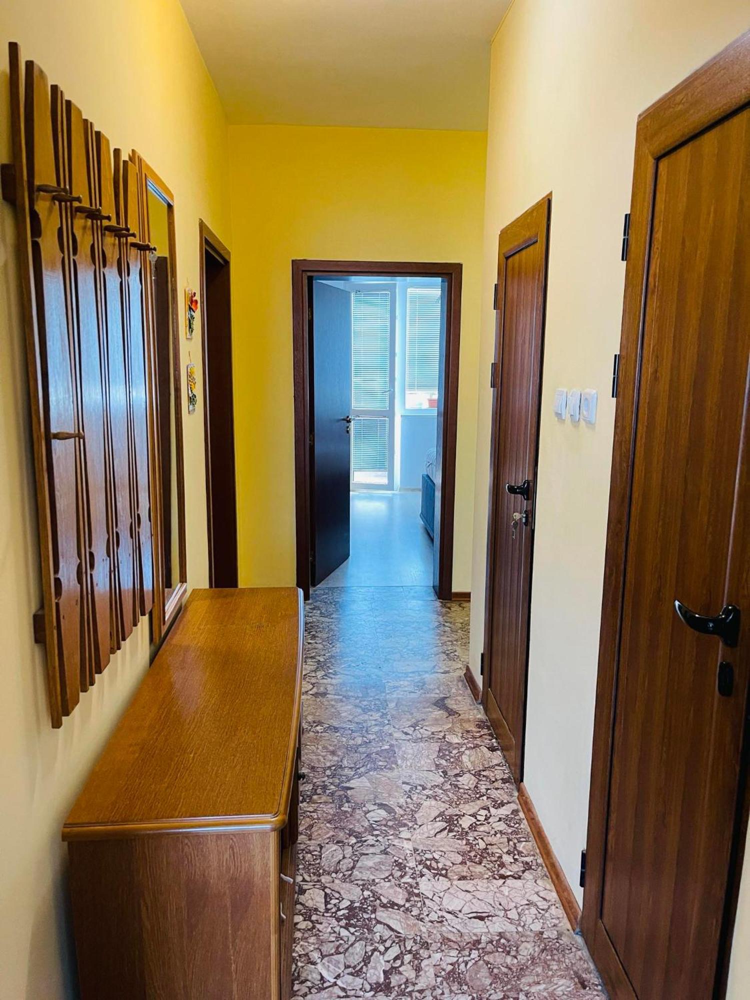 Sunny Cozy Flat In The Centre, Close To Beach, 4 Rooms, 105Sqm ヴァルナ エクステリア 写真