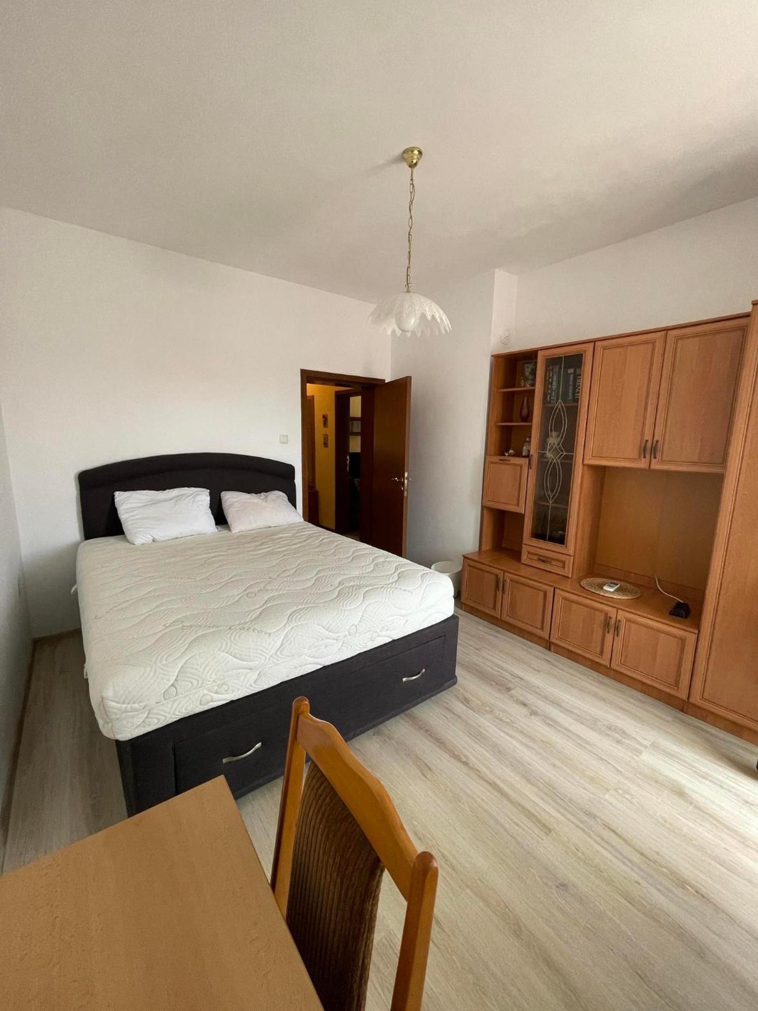 Sunny Cozy Flat In The Centre, Close To Beach, 4 Rooms, 105Sqm ヴァルナ エクステリア 写真
